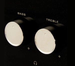 Không điều chỉnh được bass (âm trầm) – tress (âm bổng)